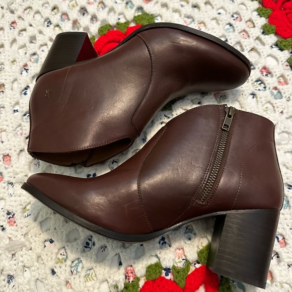 Frye Shoes - Frye Women's Nora Zip Short Ankle Leather Boots Sz 8.5 Redwood Brown